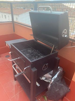Barbacoa Negra Metal y Plástico