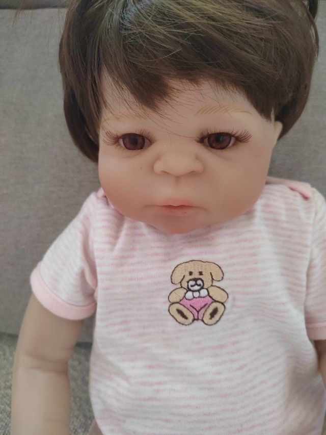 Muñeca bebé realista