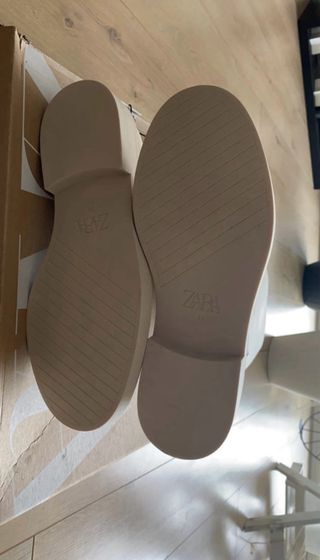 Botas altas beige Zara