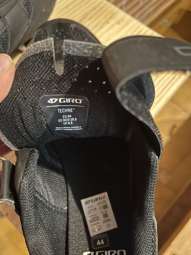 Scarpe Giro Road 
Con tacchetti Look