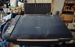 Impresora Epson con cartuchos de tinta