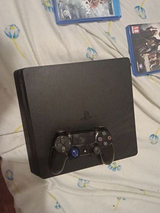 PS4 + 5 Juegos + Mando Negro