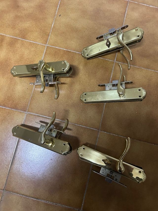 Manillas cerraduras de latón para puertas