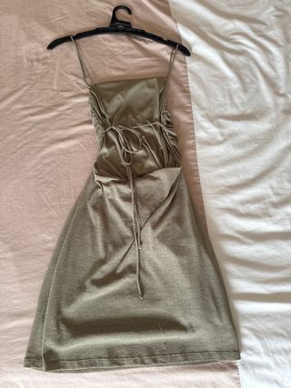 Vestido verde oliva drapeado