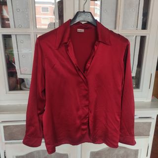 Camisa de raso granate