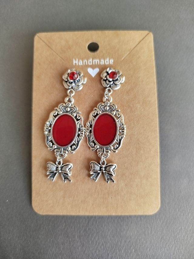 Conjunto Baturra Pendientes , Gargantilla y Broche