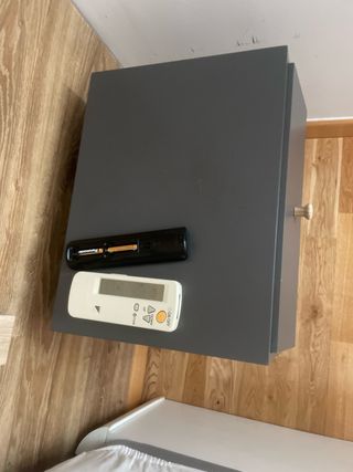 Mesa de noche moderna