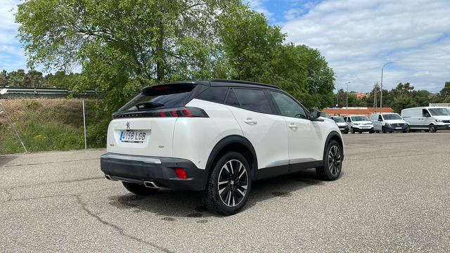 Peugeot 2008 PureTech 155 S&S GT EAT8 115 kW (155 CV)