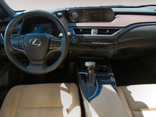 Lexus UX 250 h Business