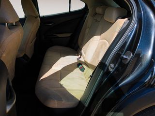 Lexus UX 250 h Business
