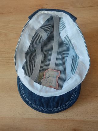 Gorra bebé rayas con letra B y osito