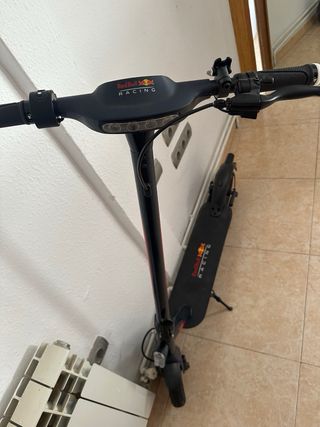 Patinete Eléctrico Red Bull Racing