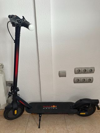 Patinete Eléctrico Red Bull Racing