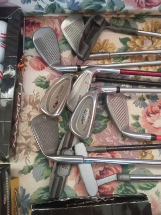 Juego de Palos de Golf y Bolas