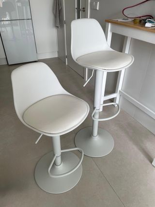 Taburetes Altos (x2) Regulables Blancos