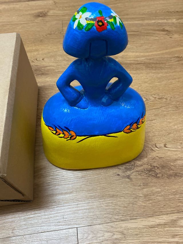 Figura Menina azul y amarillas  25x20cm