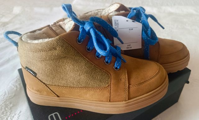 Botas Clarks infantiles. Nuevas.