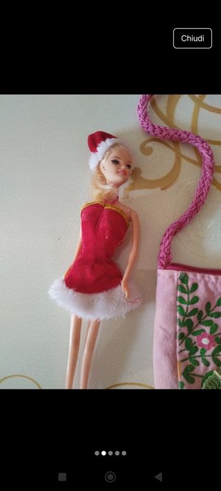 Bambola Barbie con vestito e borsetta