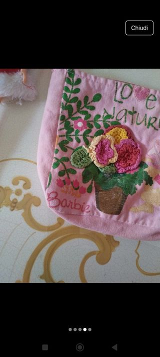 Bambola Barbie con vestito e borsetta