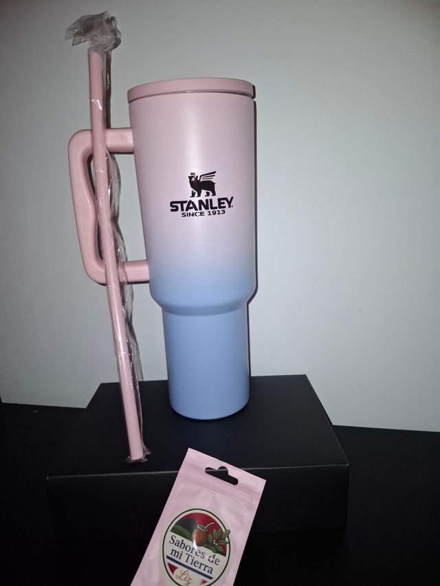 Vaso Rosa y Azul con Tapa y Popote