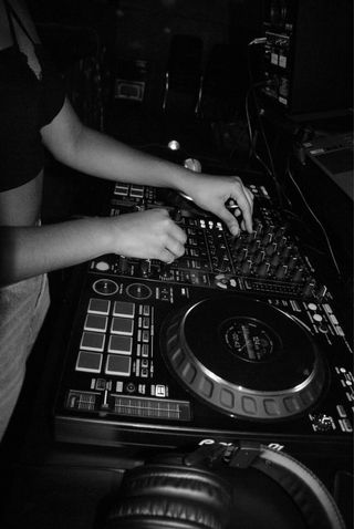 CLASES DJ