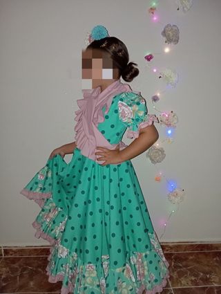 Vestido de flamenca verde con lunares