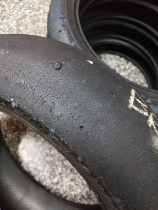 Bridgestone V02 Neumáticos