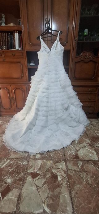 Vestido de Novia Blanco con Volantes