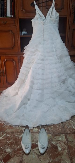 Vestido de Novia Blanco con Volantes