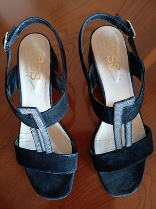 Sandalias negras ante tacón 6 cm