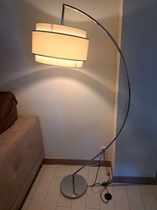Lámpara de pie moderna
