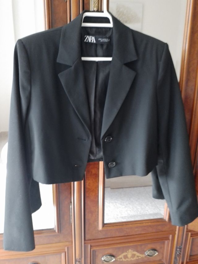 Blazer Zara Negra Cropped Talla XS