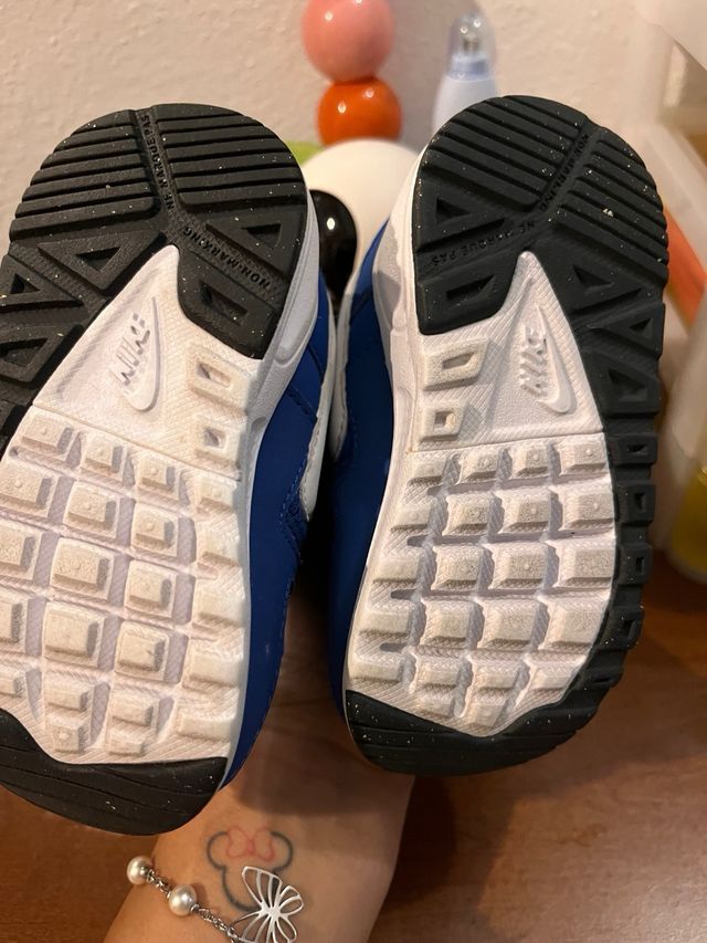 Scarpe Nike bambino taglia 21