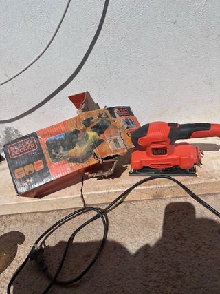 Lijadora Black+Decker Orbital 150W BEW220-QS