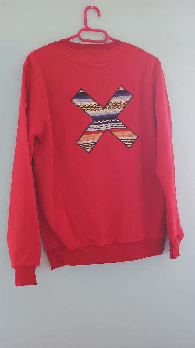 Sudadera roja , unisex Talla S pequeña tara