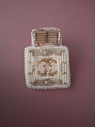 Broche Cuentas Chanel artesanal