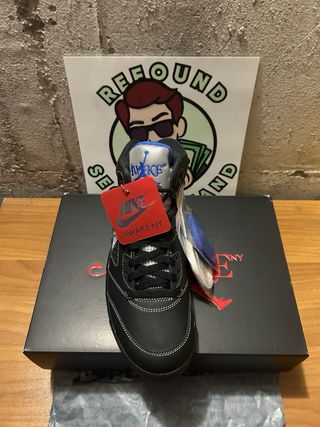 Scarpa Jordan 5 awake.
disponibili varie taglie.