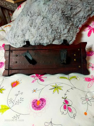 Colgador madera y hierro