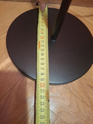 Lámpara de pie negra metálica