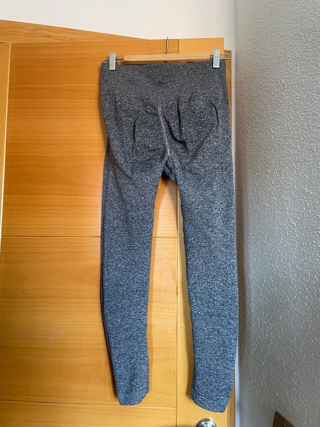 Mallas deportivas grises