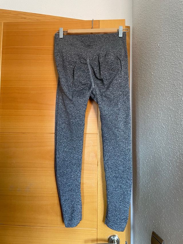 Mallas deportivas grises