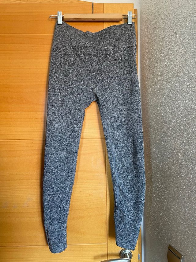 Mallas deportivas grises