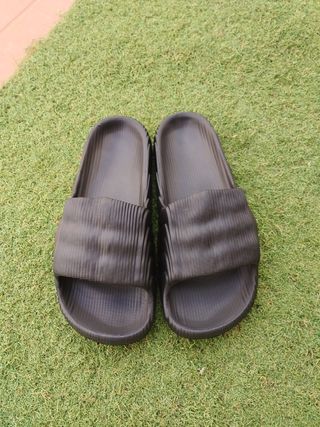 Chanclas PARECIDAS a las Adidas 