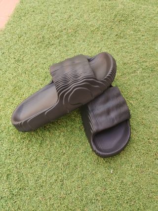 Chanclas PARECIDAS a las Adidas 