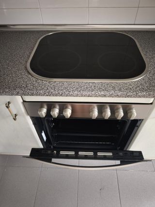 Horno y vitrocerámica Teka