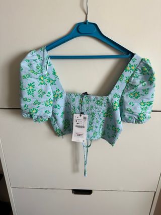 Conjunto top y falda pantalon de Zara con etiqueta