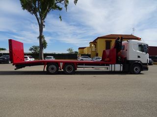 SCANIA G 400 - PORTAMAQUINAS
