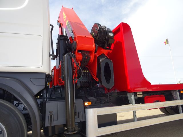 SCANIA G 400 - PORTAMAQUINAS