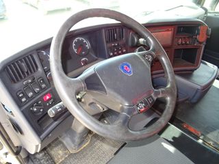 SCANIA G 400 - PORTAMAQUINAS