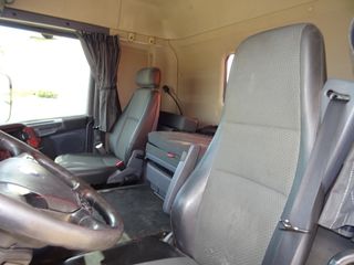 SCANIA G 400 - PORTAMAQUINAS